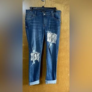 Venus Straight Leg Crochet Embellished Jeans. Size 6. EUC